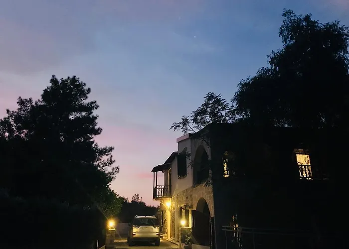 The Goathouse * ラルナカ